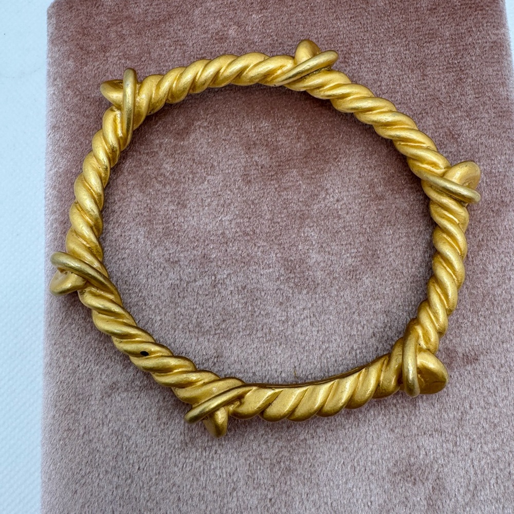 🪢⚓️ Vintage Liz Claiborne Yellow Gold Tone Twist Knot Bangle 2.5” Inner Diameter